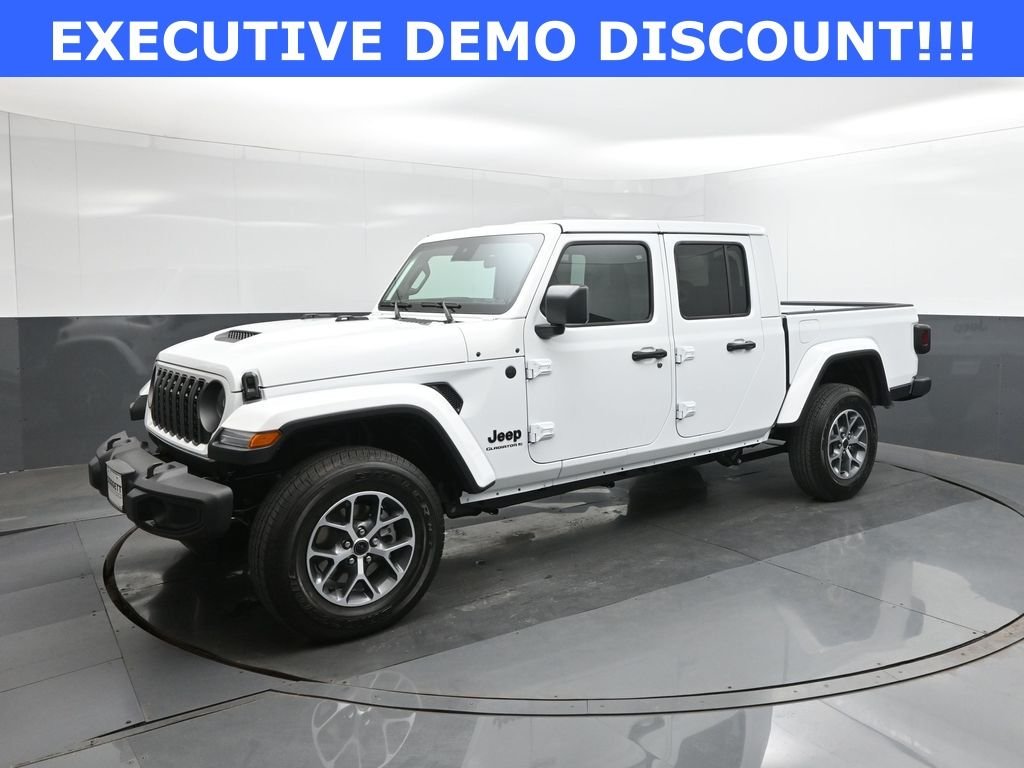 New 2025 Bright White Clear-Coat Exterior Paint Jeep Sport S image 1