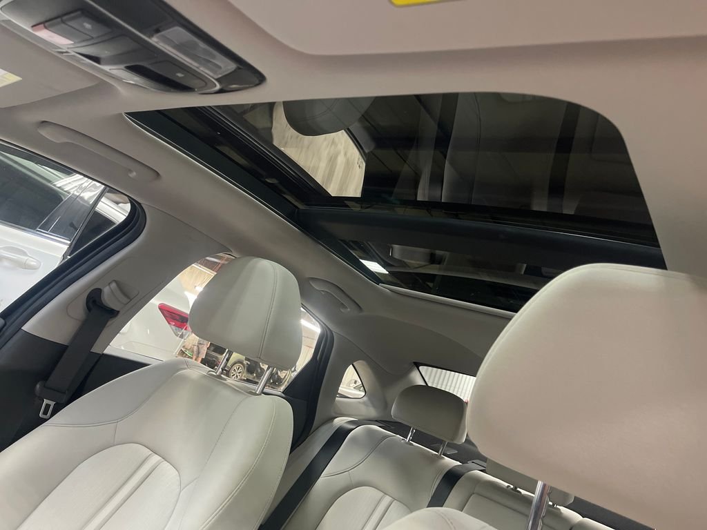 Used 2024 Gray Hyundai SEL image 13