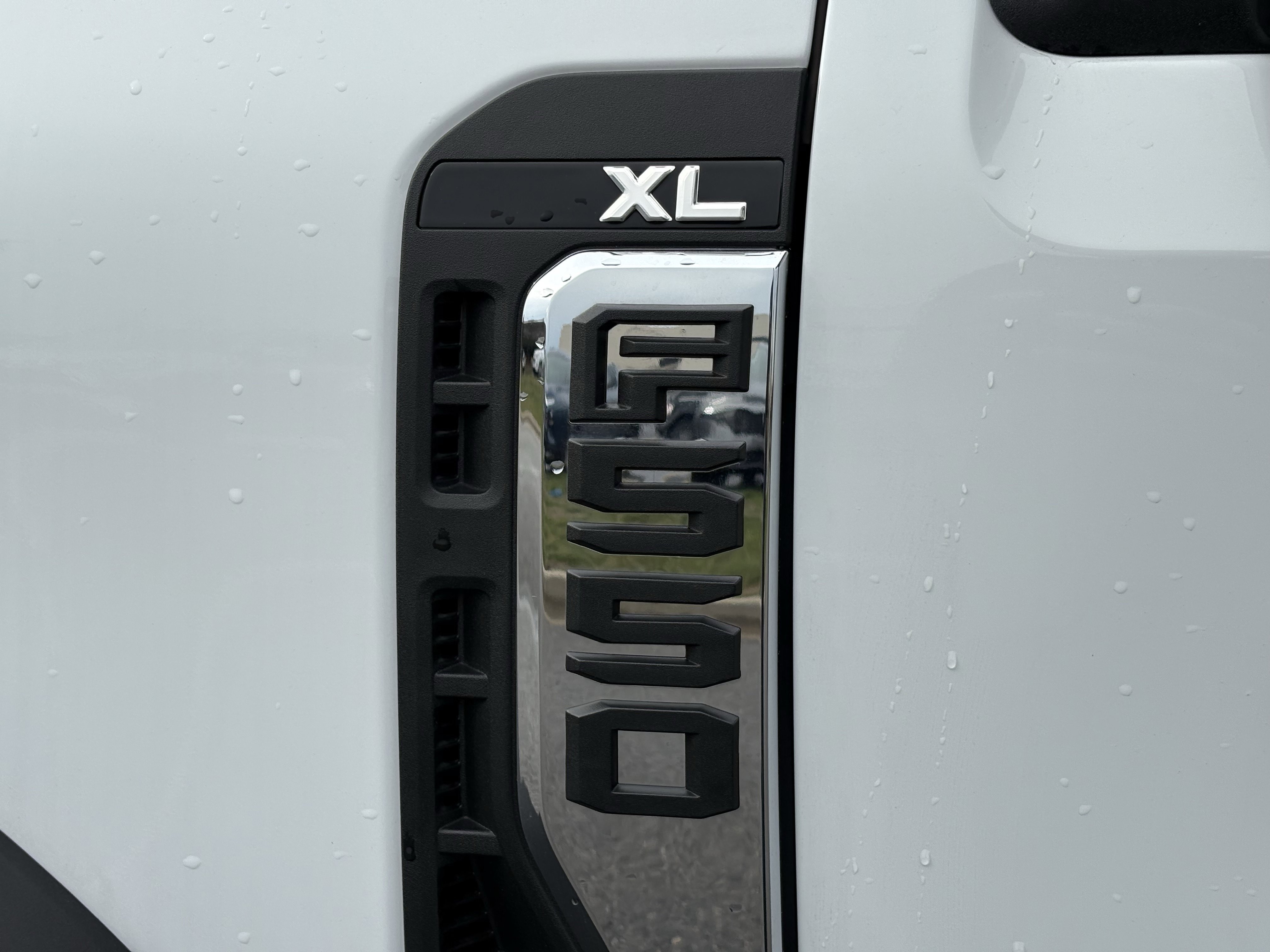 2025 Ford F-550 Super Duty Chassis Cab XL - Photo 11