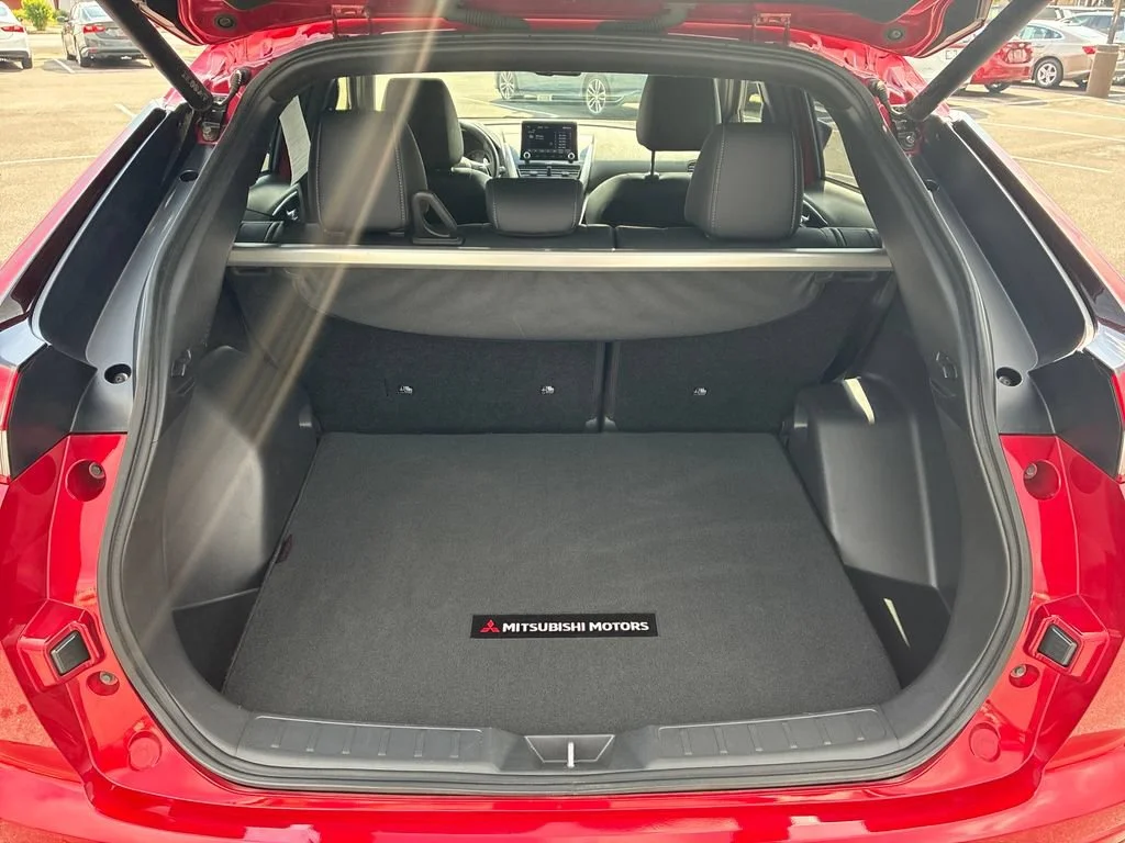 Used 2024  Mitsubishi SE image 35