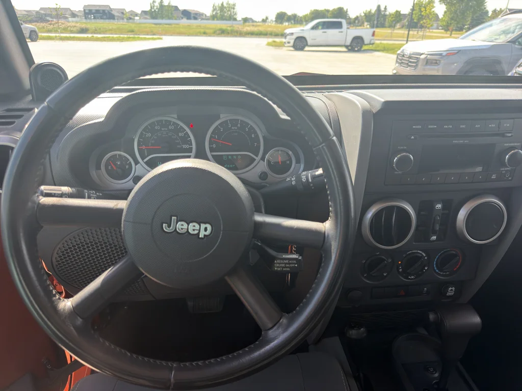 Used 2010 ORANGE Jeep Mountain image 13