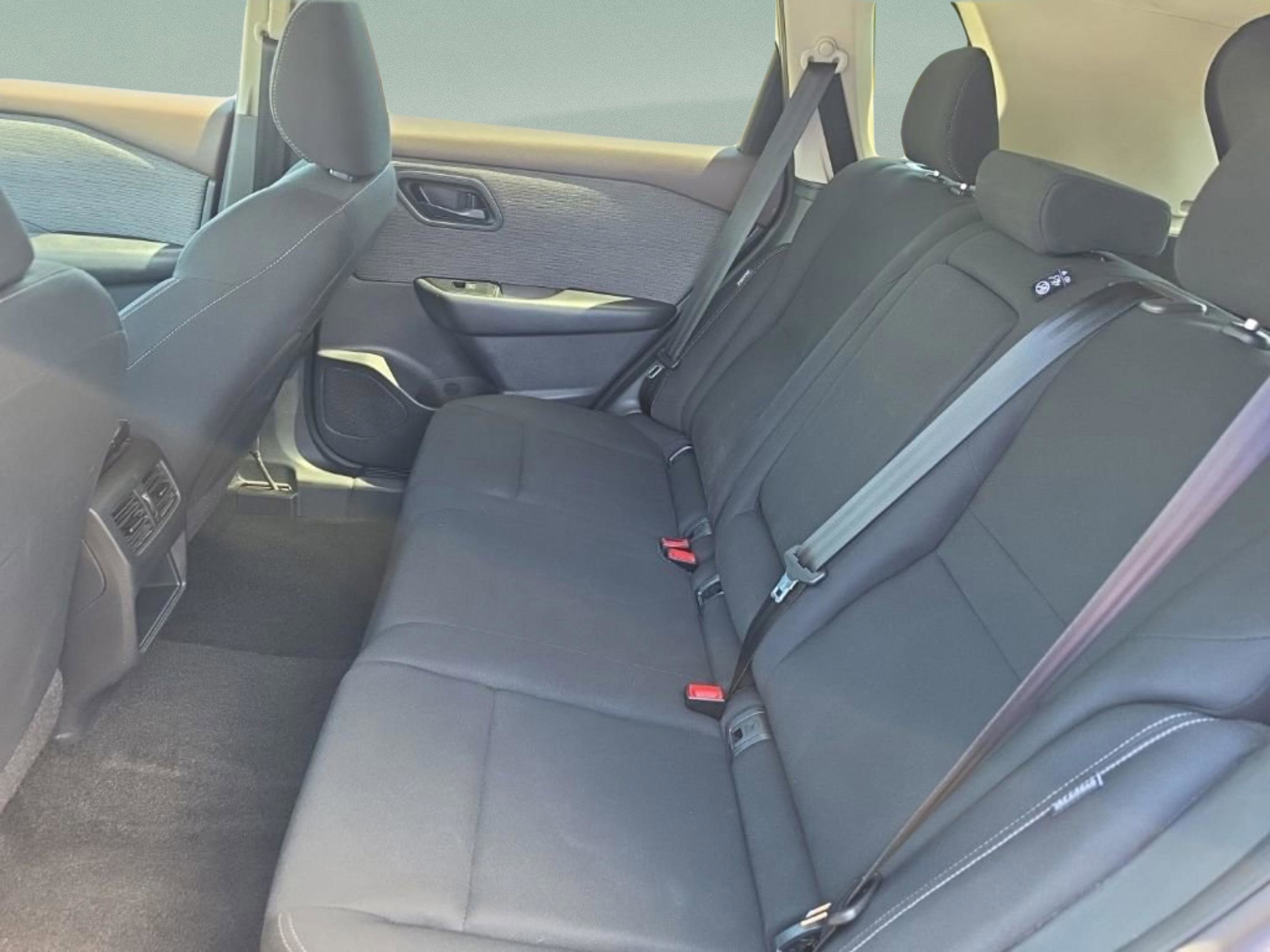 Used 2023 Gry/gray Nissan S image 23