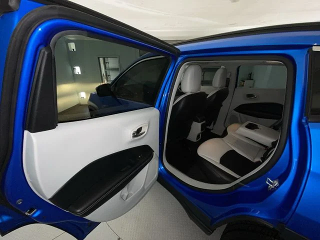 Used 2019 Blue Jeep Latitude image 23