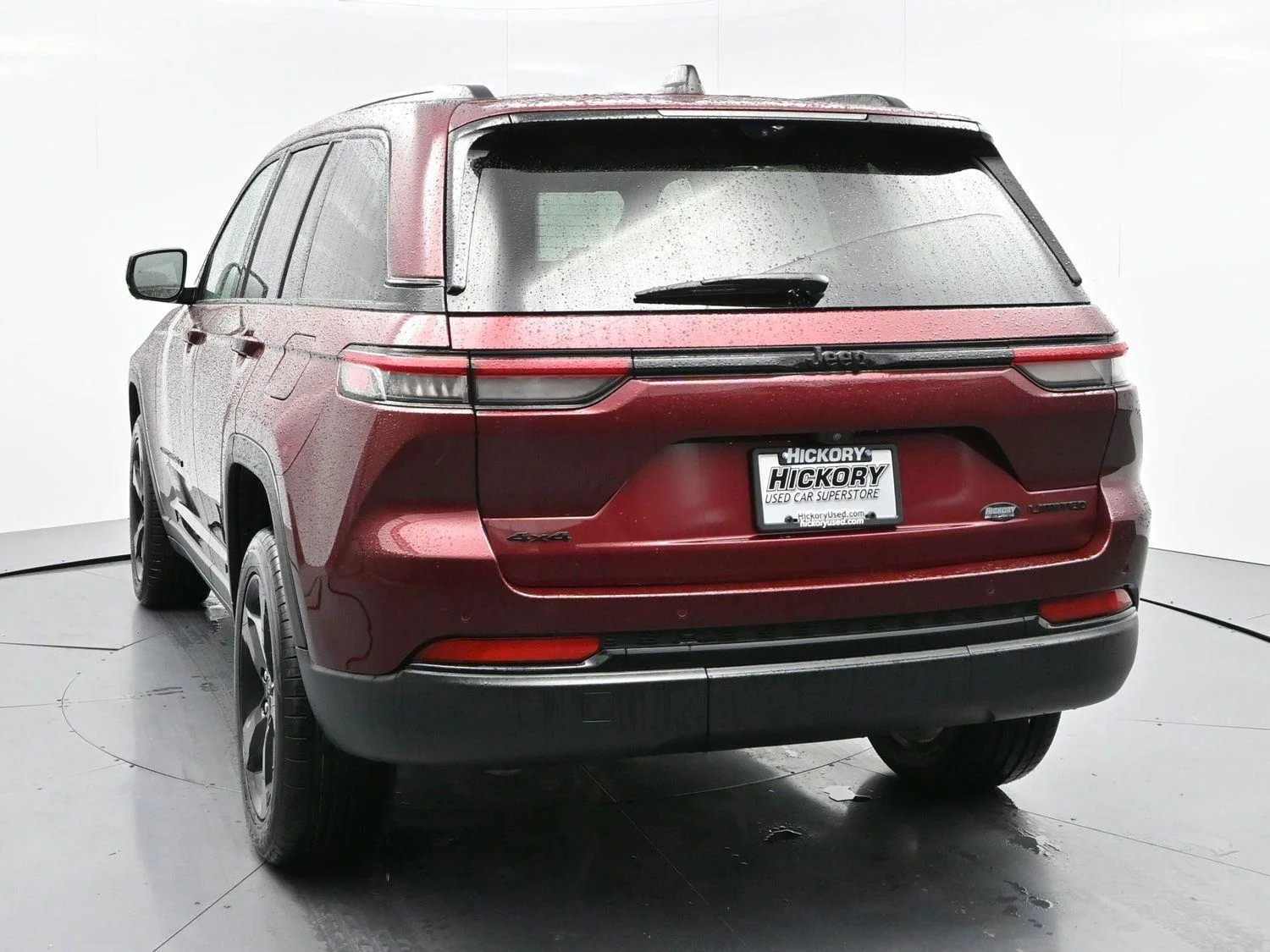 Used 2023 Velvet Red Pearlcoat Jeep Limited image 6