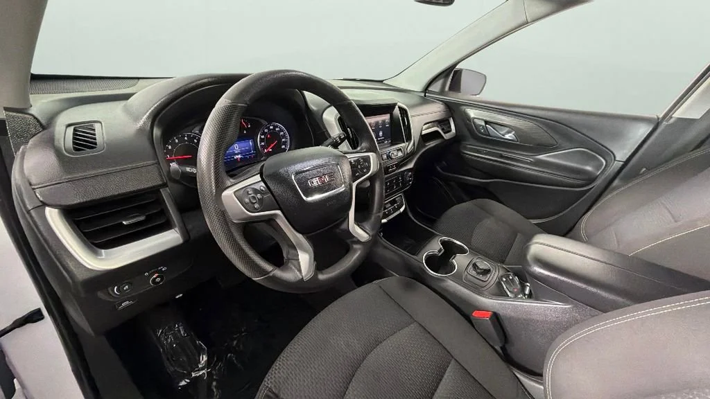 Used 2023 Summit White GMC SLE image 18
