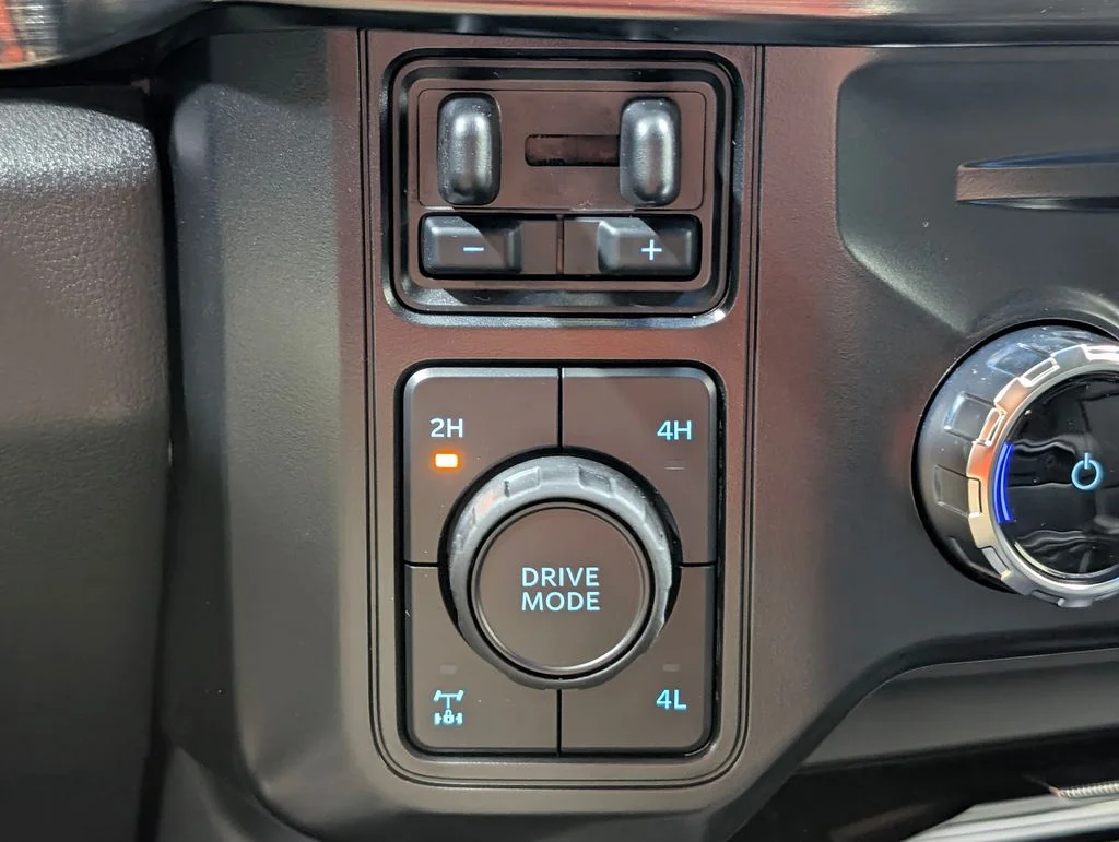 New 2026 Agate Black Metallic Ford F-250® Lariat® image 7