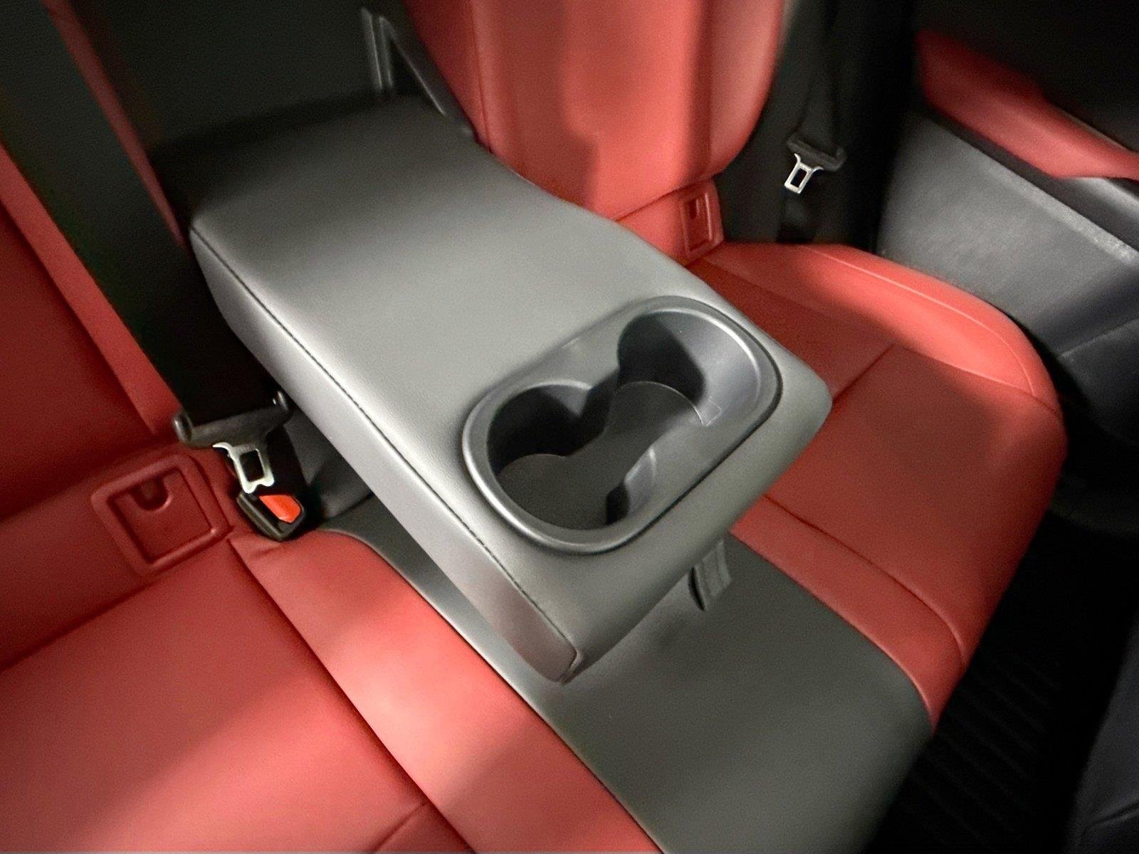 Used 2024 Iridium w/ Obsidian Roof Lexus UX 250h F SPORT Handling image 43