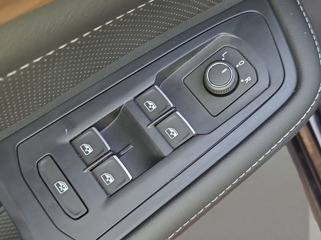 New 2026 Black Volkswagen SE w/Technology image 13