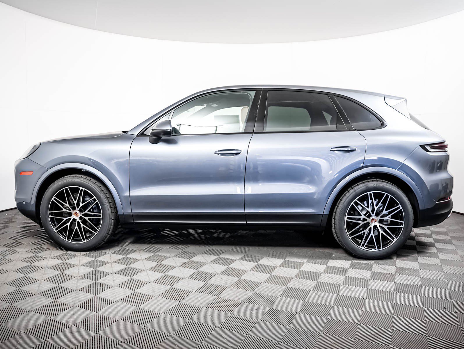 New 2026 VANADIUM GREY Porsche  image 2