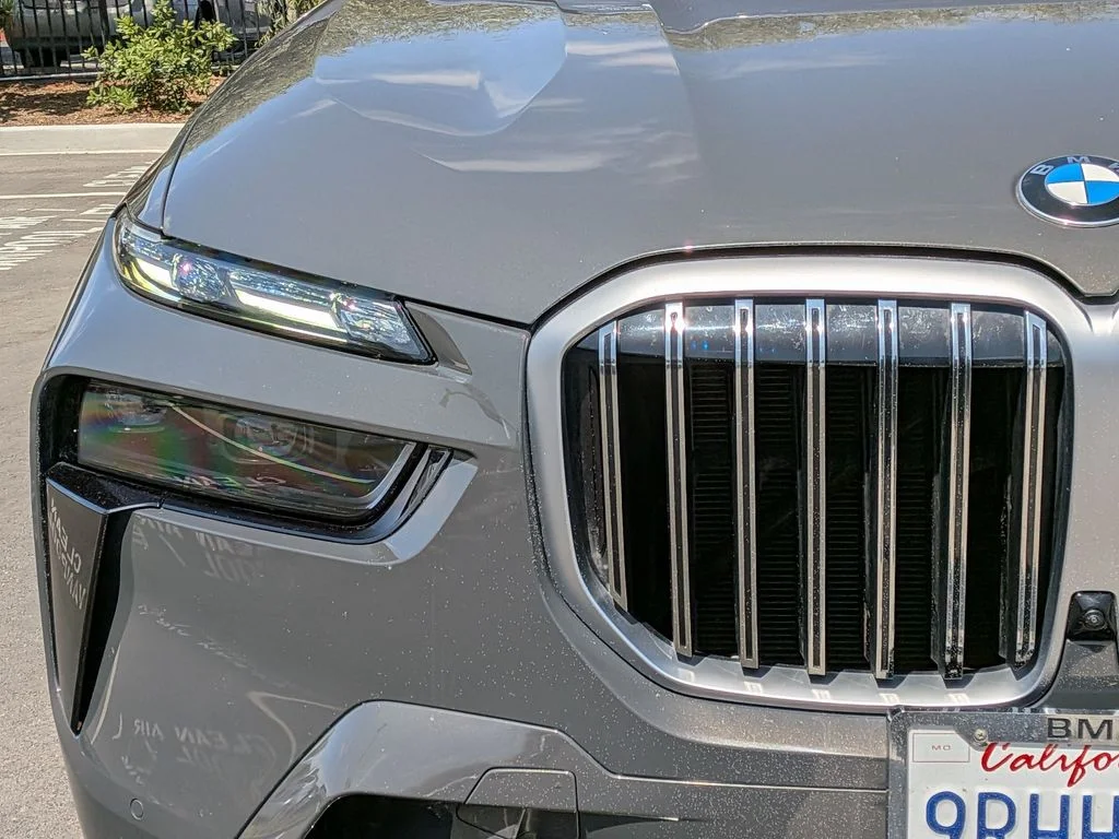 Used 2025 Gray BMW ALPINA XB7 image 21