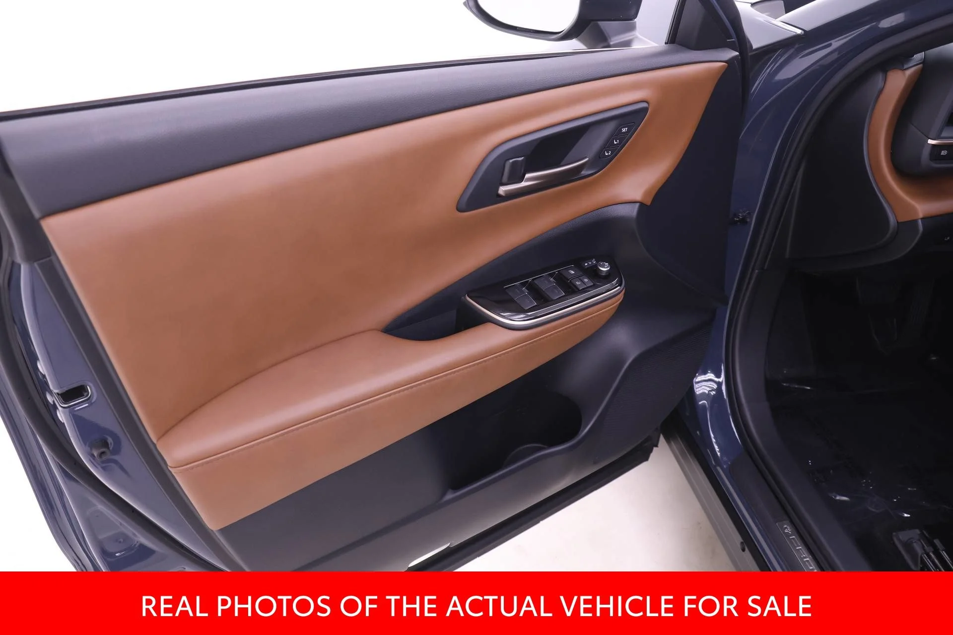 Certified Used 2025 White Toyota XLE image 9