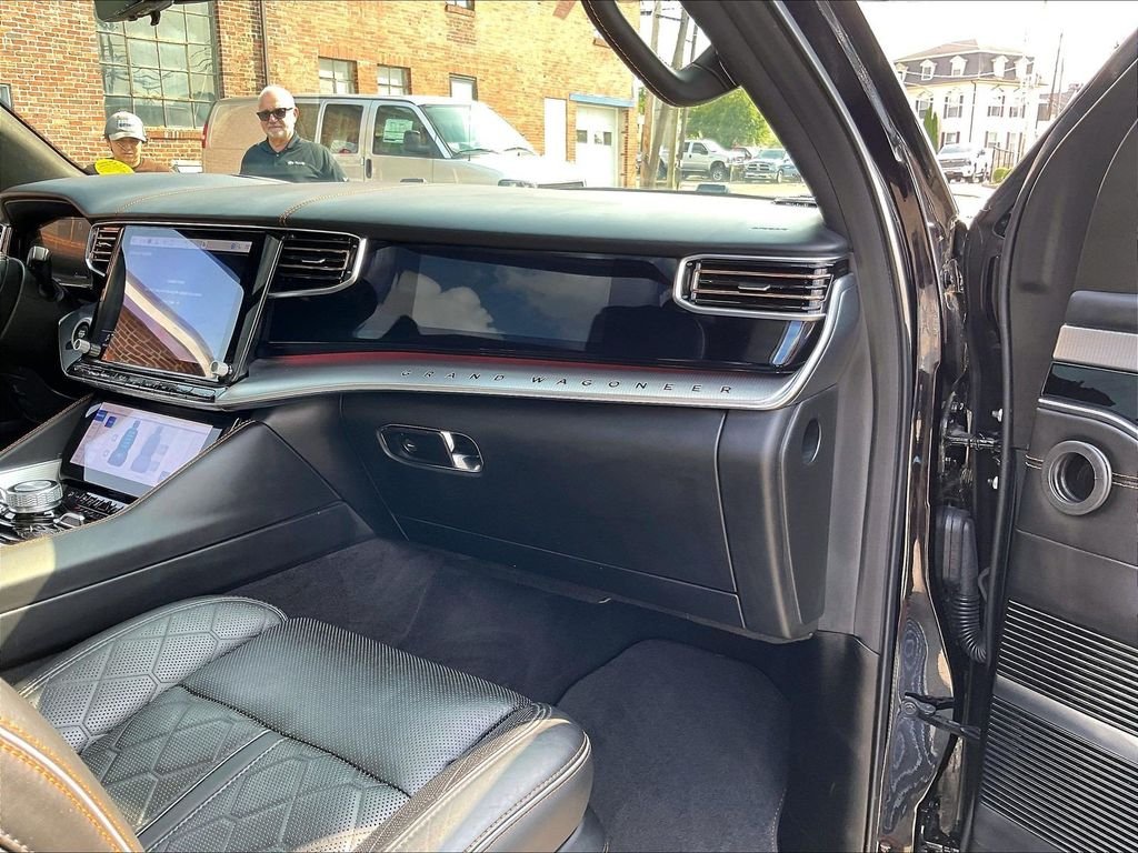 Used 2023 Brown Jeep Series III image 12