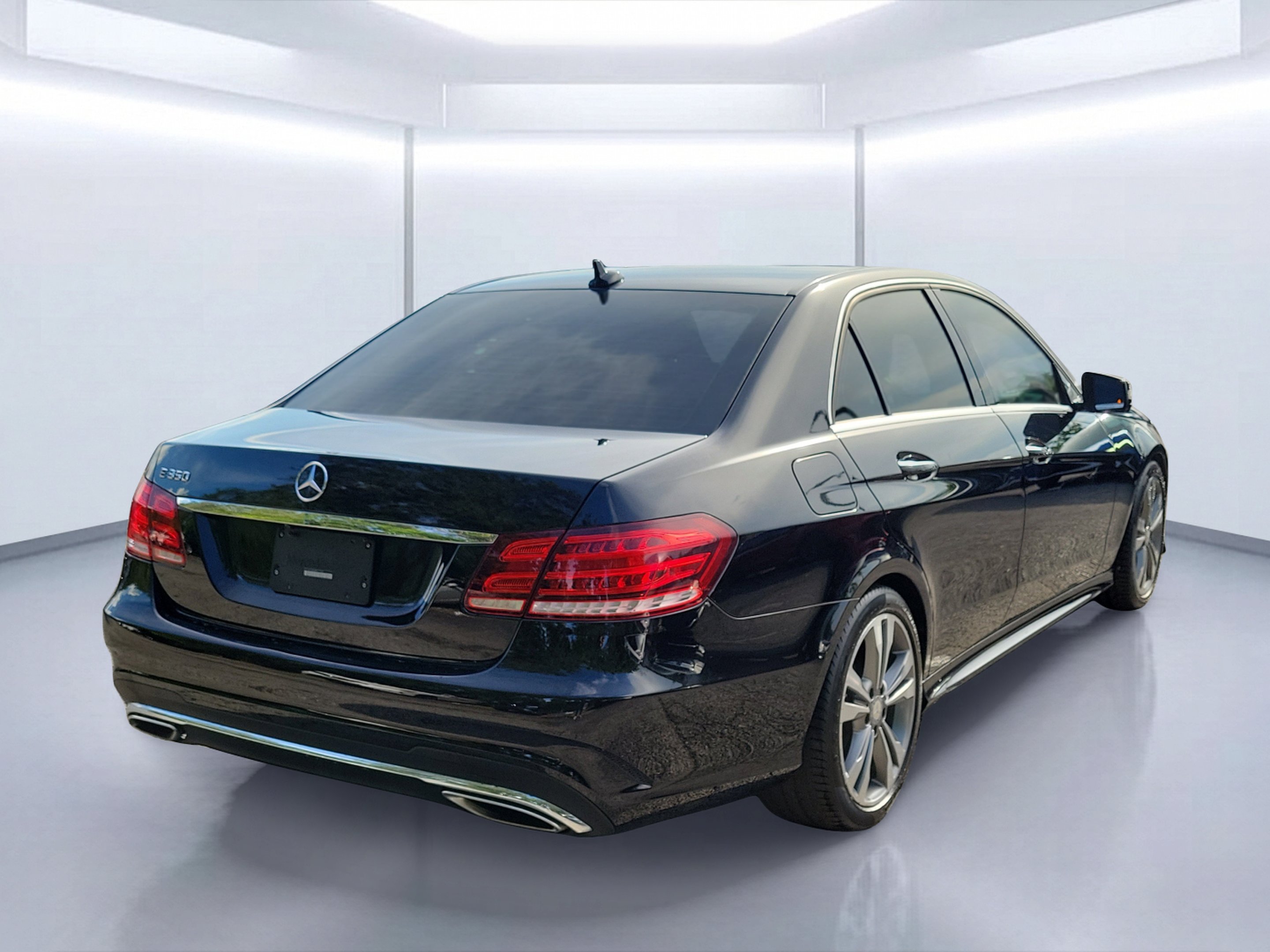 Used 2016 Black Mercedes-Benz E 350 image 4