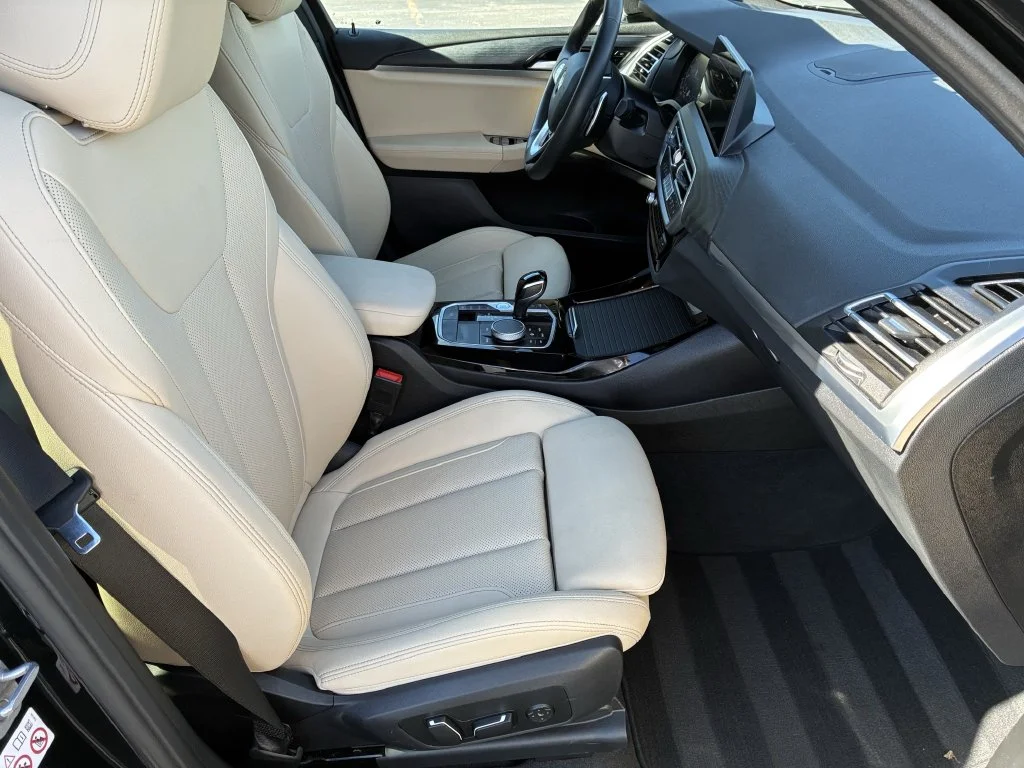 Used 2024 Black BMW xDrive30i image 21