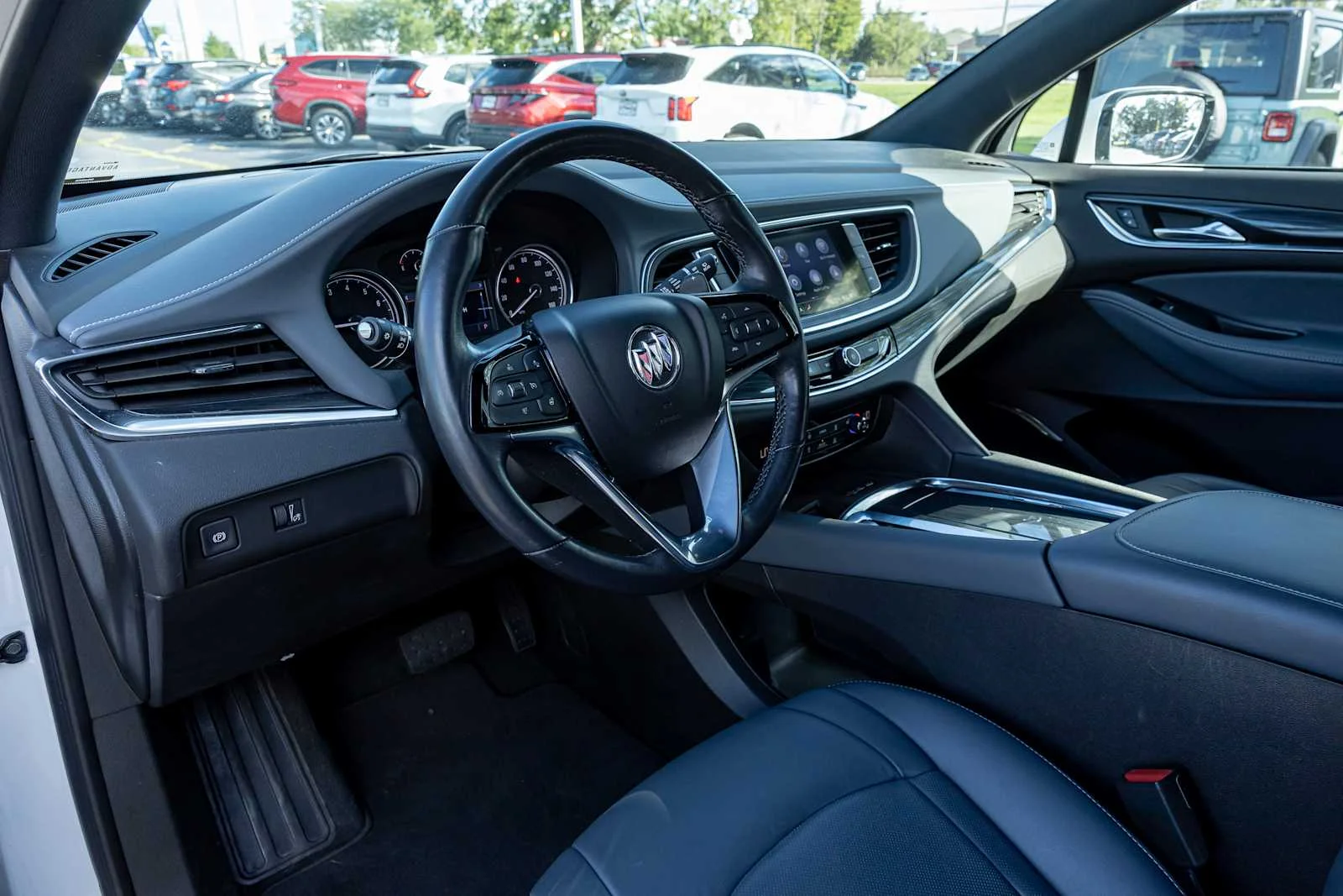 Used 2024 White Frost Tricoat Buick Essence image 16