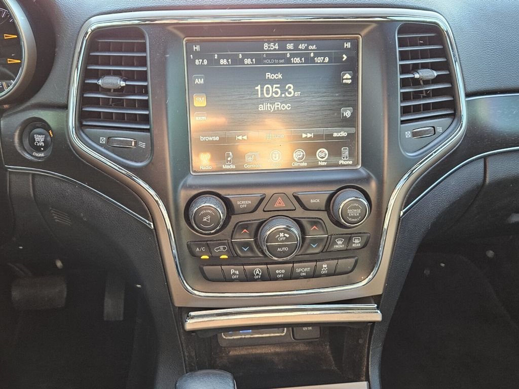 Used 2016 Silver Jeep Limited image 18