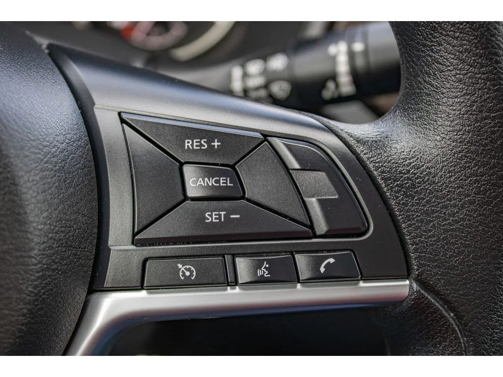 Used 2025 Garnet Pearl Metallic Nissan SV image 39