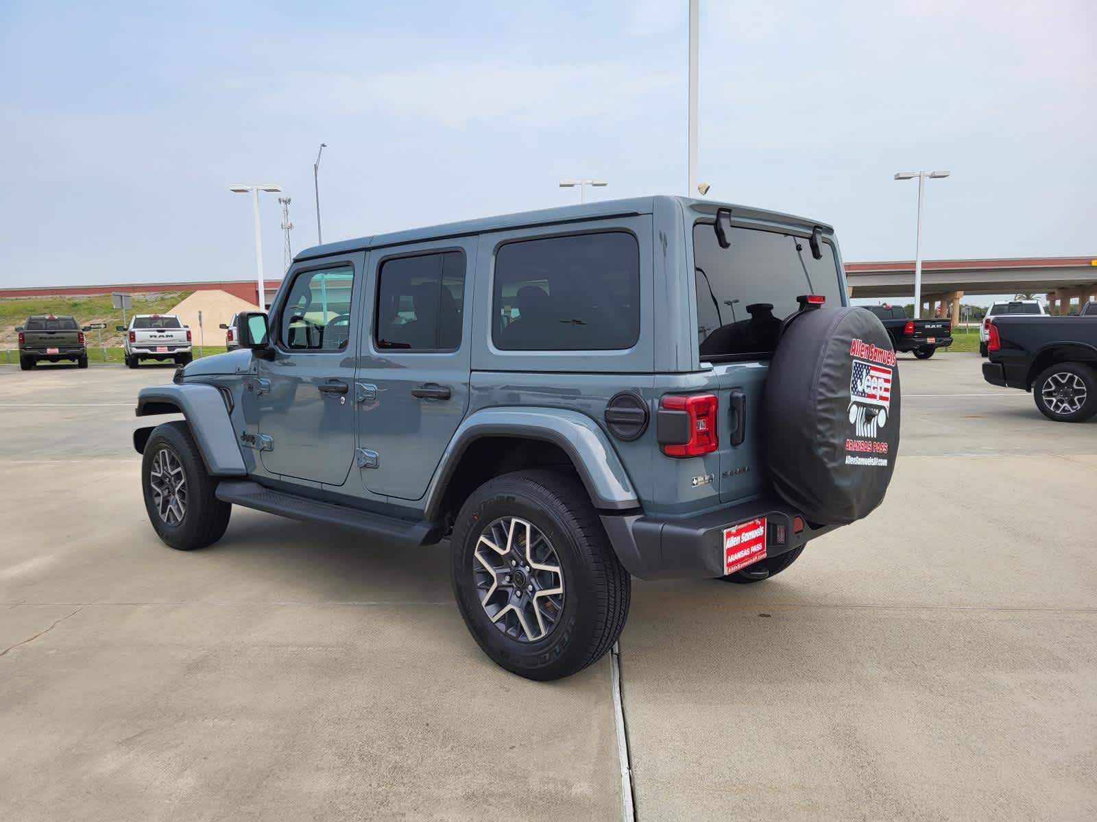 New 2026 Anvil Clear-Coat Exterior Paint Jeep Sahara image 3