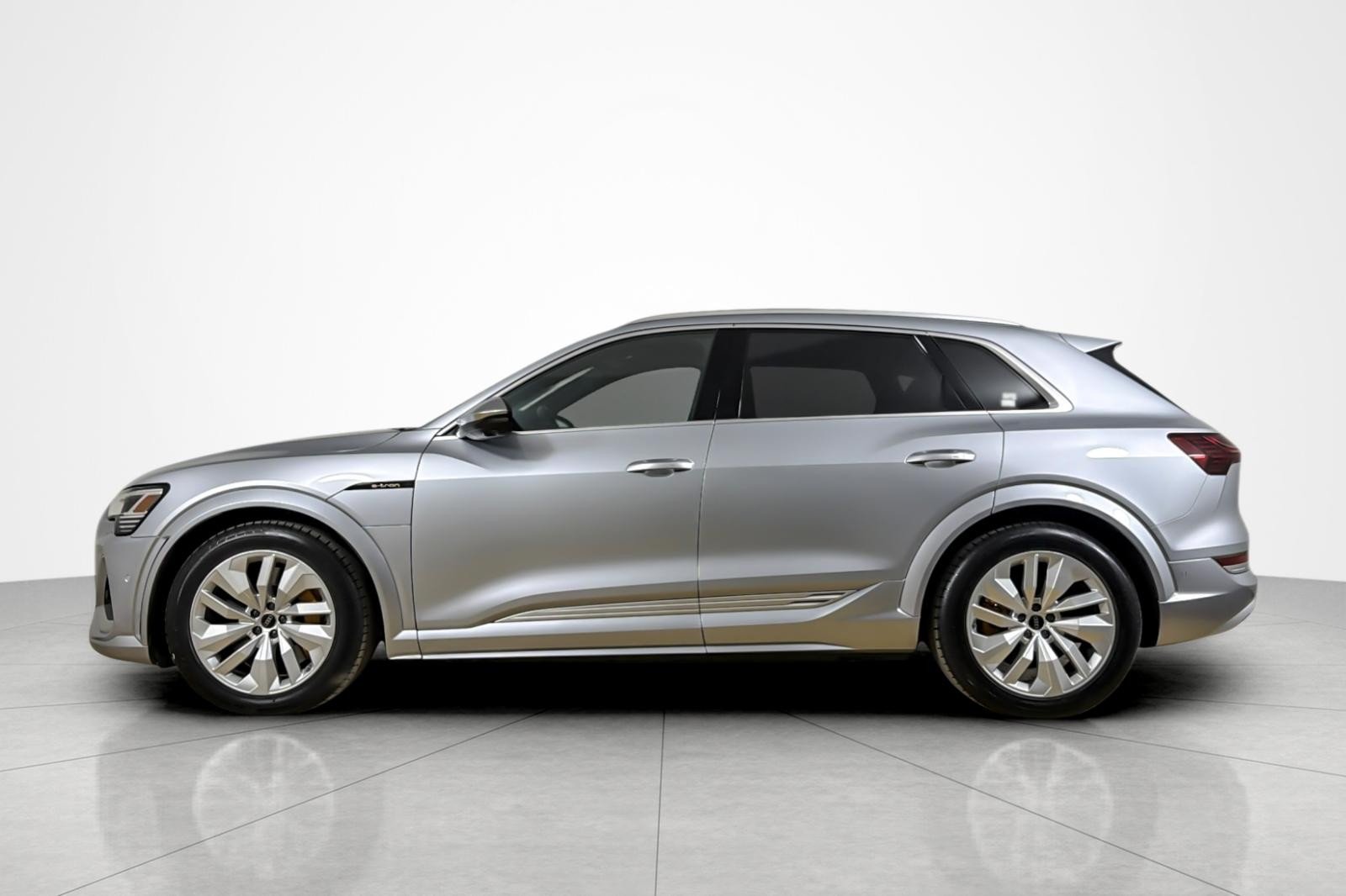 Used 2022 Florett Silver Metallic Audi Premium Plus quattro image 2