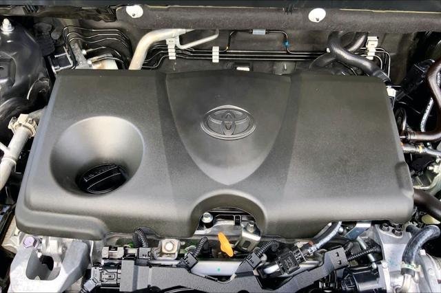 Certified Used 2025 MAGNETIC GRAY MET. Toyota  image 32