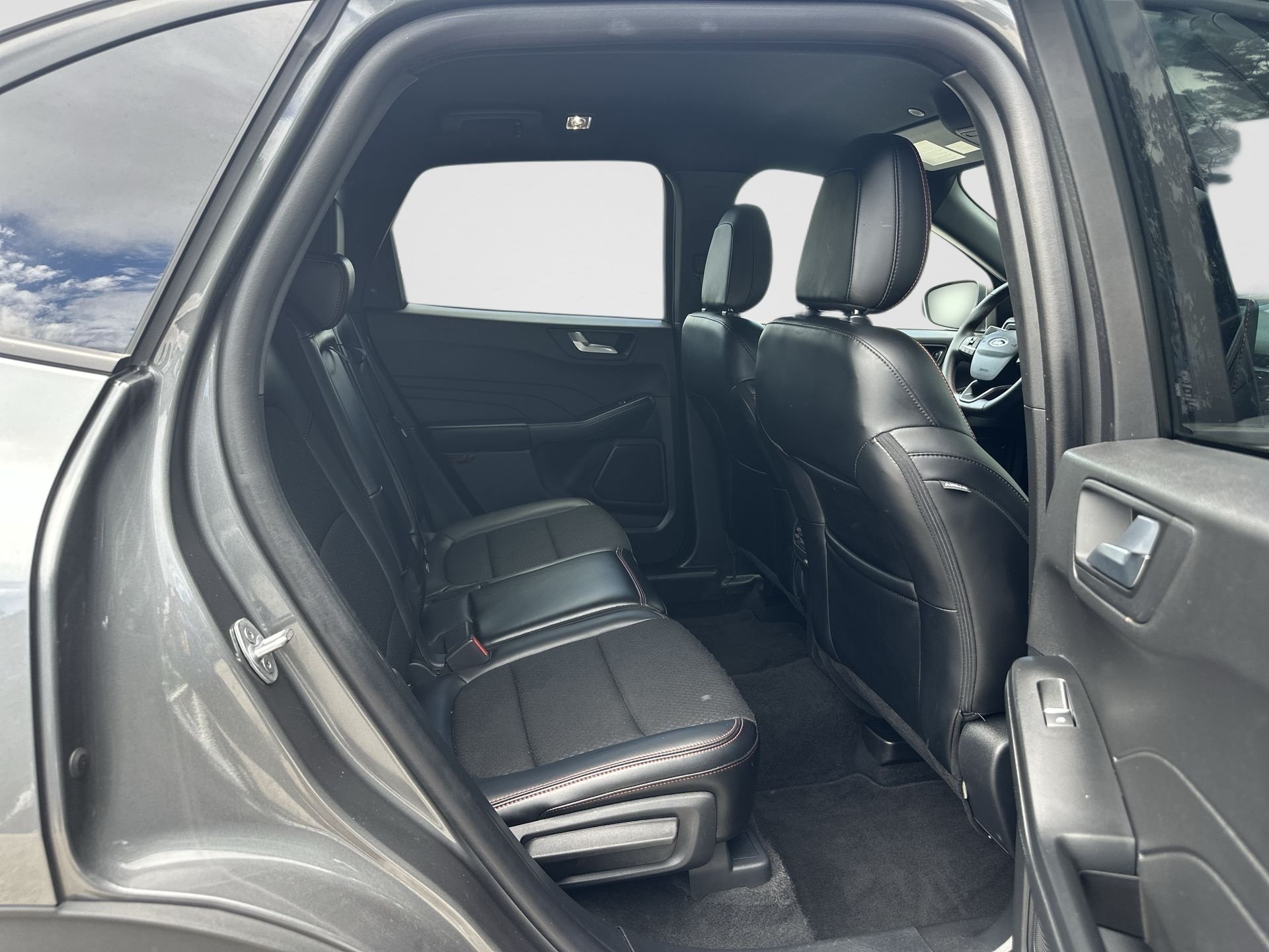 2025 Ford Escape ST-Line - Photo 26
