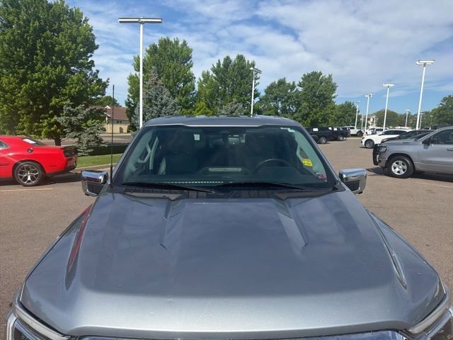 Used 2024 Silver Ford LARIAT image 9