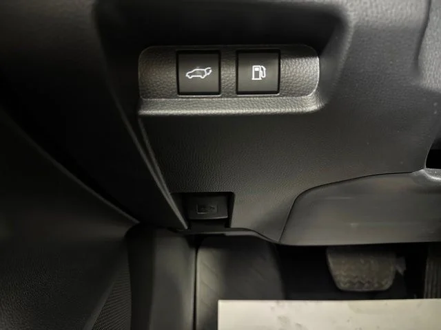 Certified Used 2025 Oxygen White Toyota Limited image 18