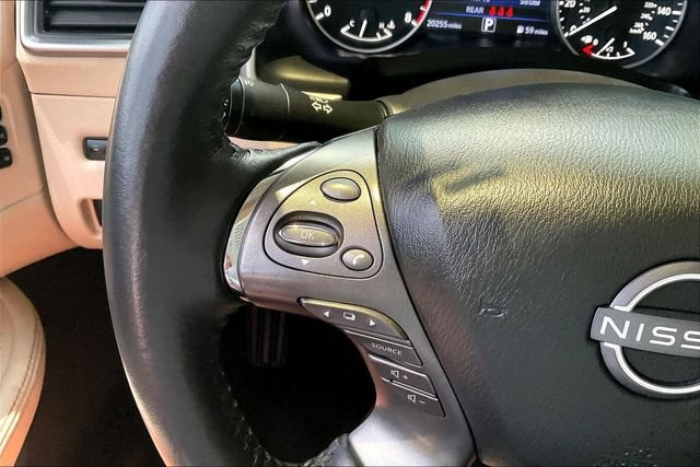 Used 2024 White Nissan Platinum image 16