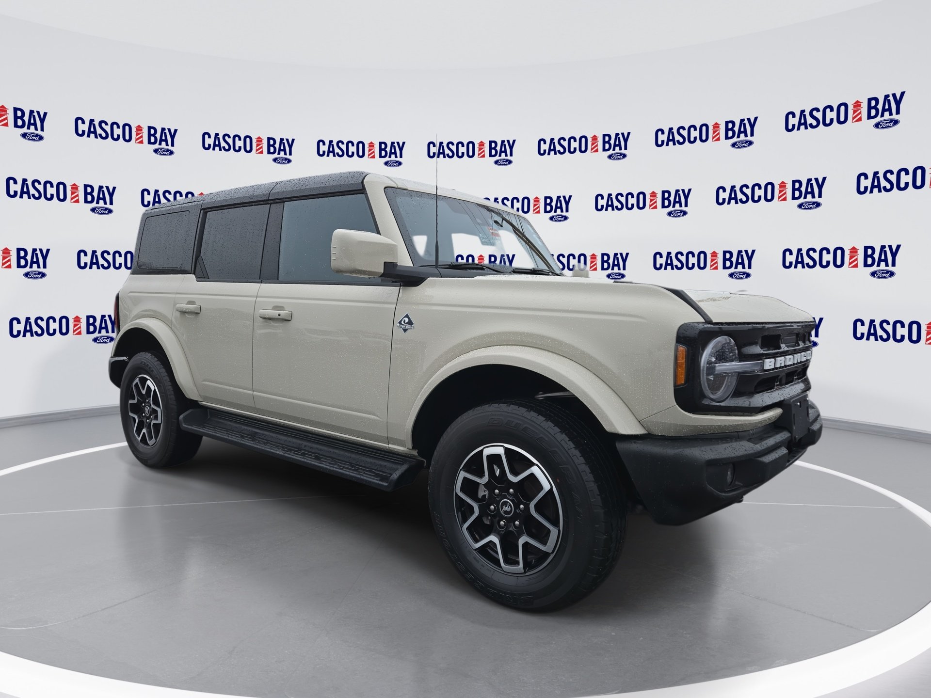 Desert Sand 2025 Ford Bronco Outer Banks 4-Door 4WD SUV / Crossover Four-Wheel Drive Automatic