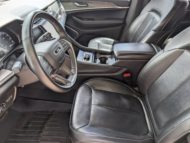 Used 2022 Silver Jeep Limited image 8