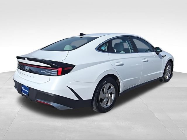Certified Used 2025 White Hyundai SE image 8