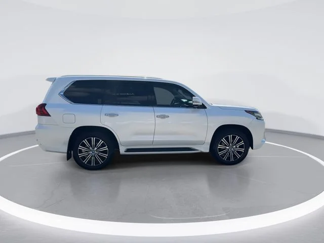 Used 2021 White Lexus 570 image 8
