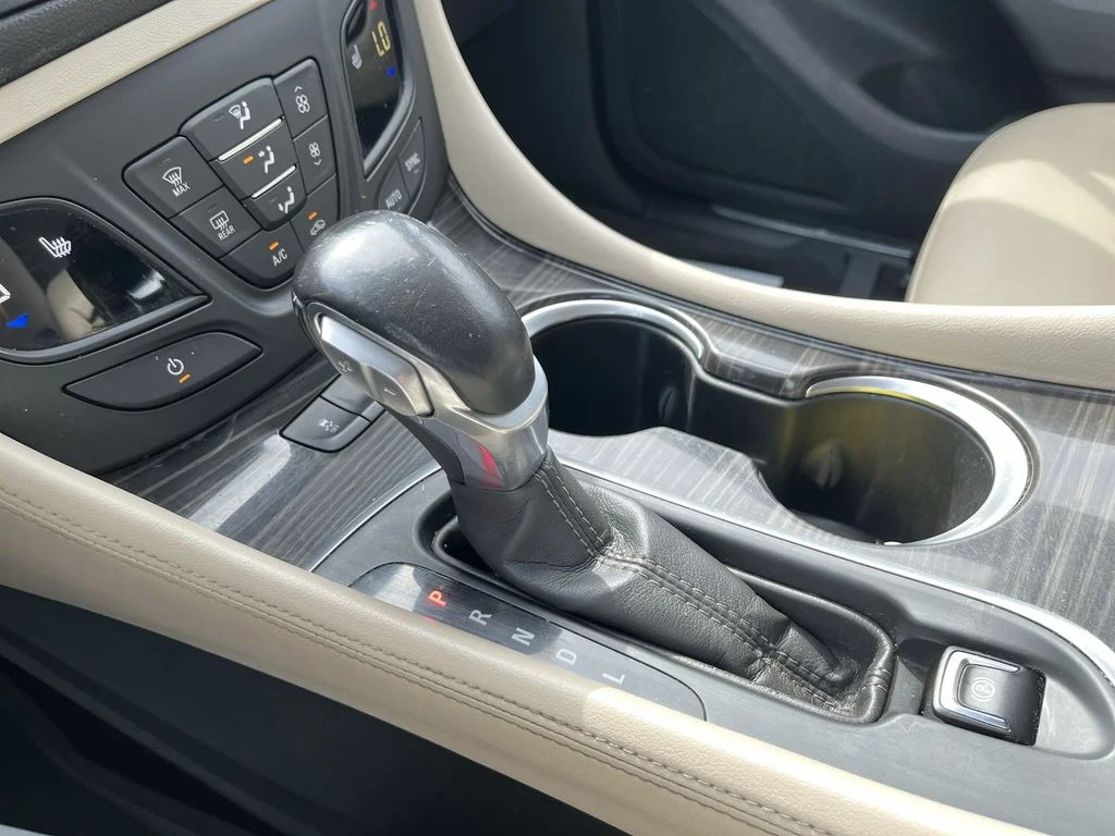 Used 2020 Brown Buick Essence image 20