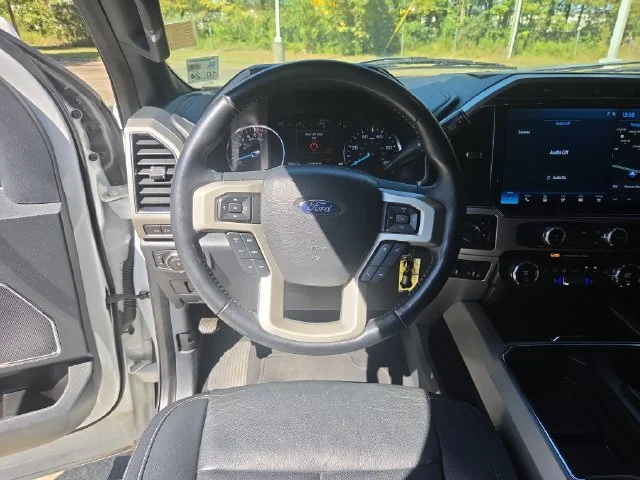 Used 2022 White Ford Lariat image 22