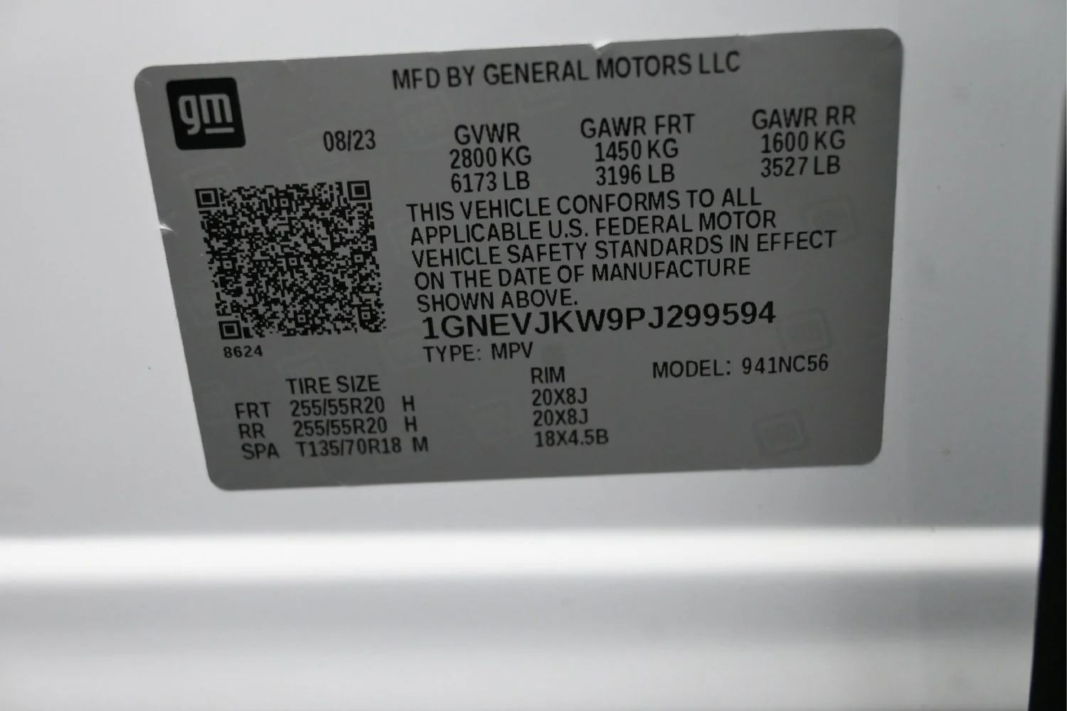 Used 2023 SUMMIT WHITE Chevrolet RS image 26