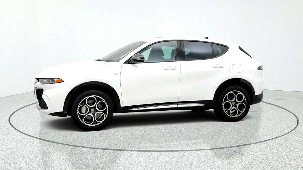 Used 2024 Milano White Alfa Romeo Ti EAWD image 8