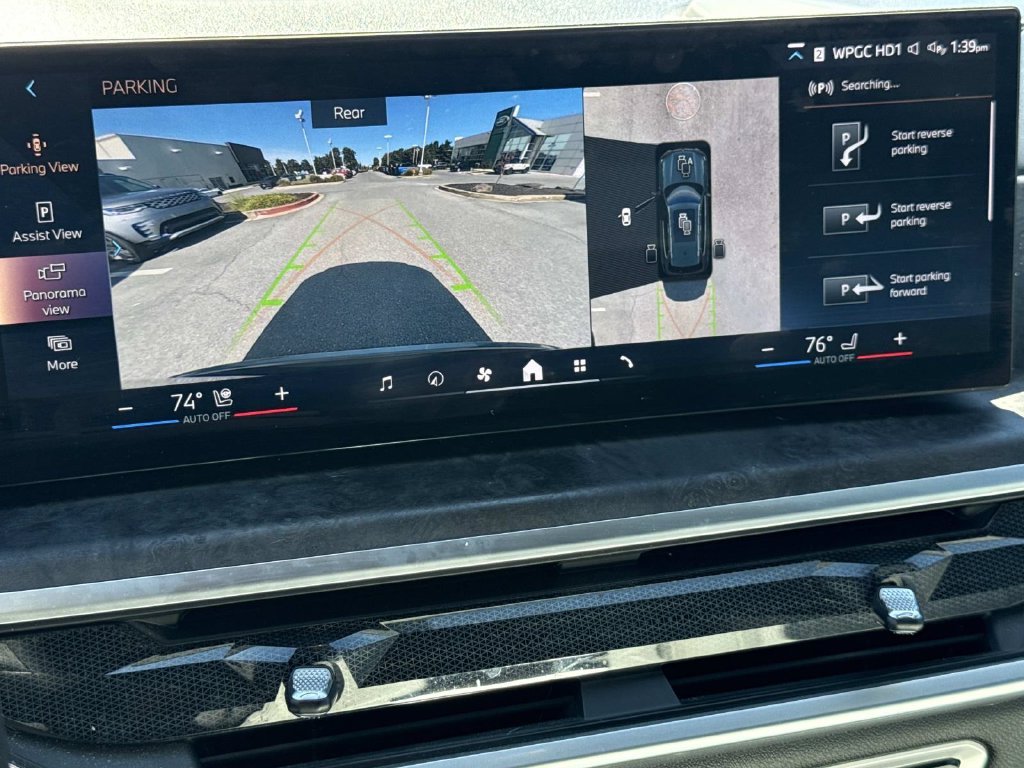 Used 2024 Blue BMW xDrive40i image 4