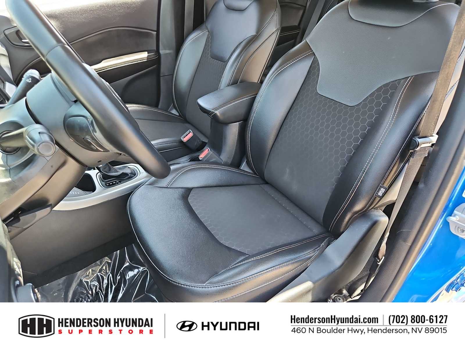 Used 2020 Laser Blue Pearlcoat Jeep Latitude image 16