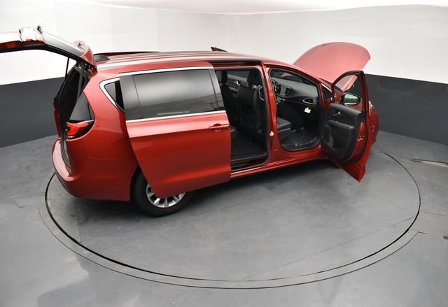 New 2026 Red Hot Pearl-Coat Exterior Paint Chrysler Select image 30