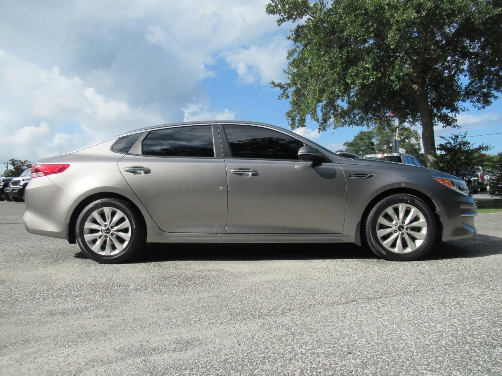 Used 2018 Silver Kia LX image 2