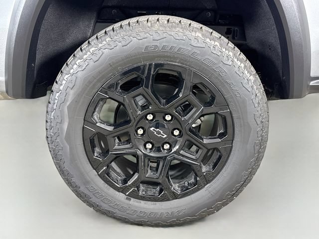 New 2026 Sterling Gray Metallic Chevrolet Trail Boss image 31