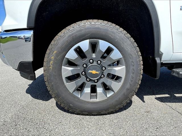 New 2026 Summit White Chevrolet LT image 7