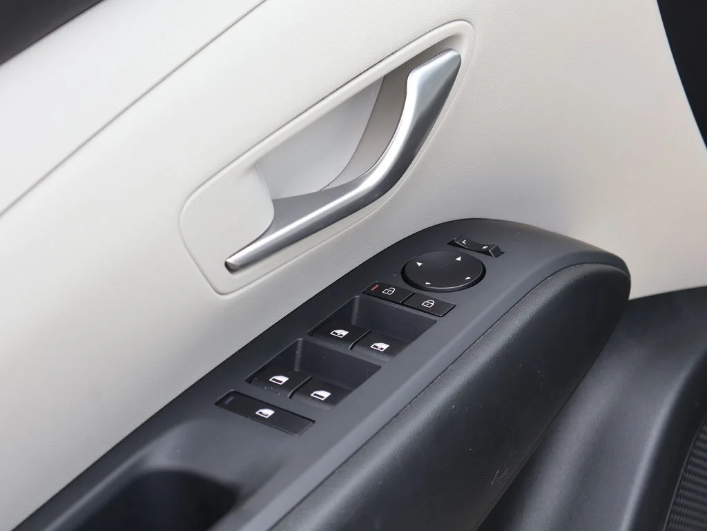 Used 2026 Silver Hyundai SEL image 22