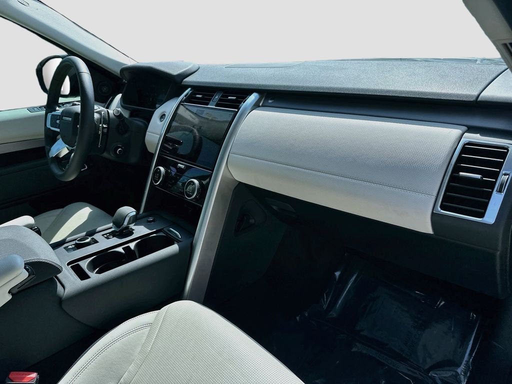 Used 2025 Gray Land Rover Dynamic SE image 30