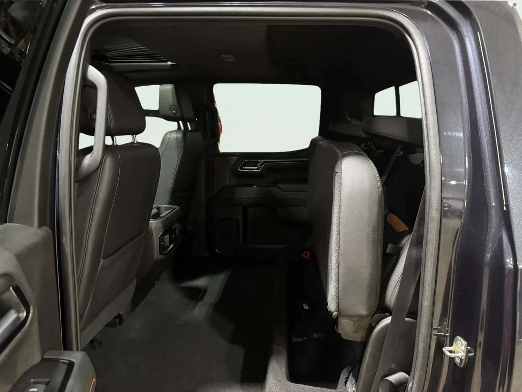 Used 2022 Silver GMC AT4 image 27