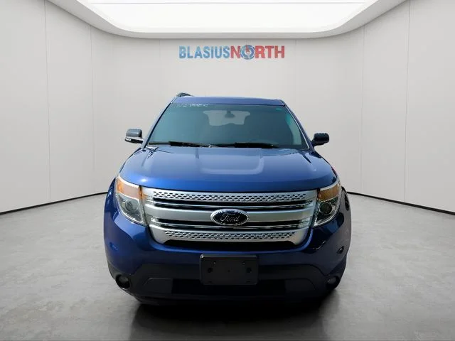 Used 2014 Blue Ford XLT image 2