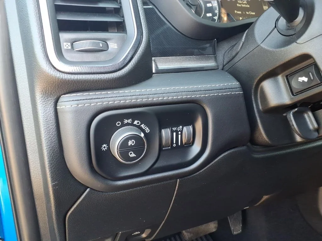 Used 2022 Blue Ram Power Wagon image 23