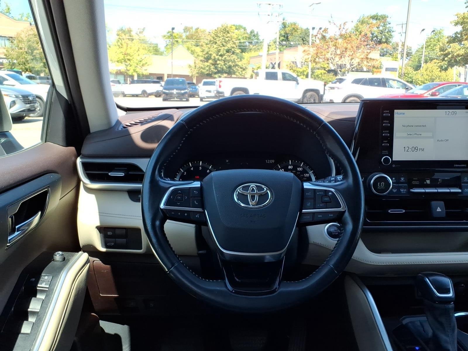 Used 2021 Blizzard Pearl Toyota XLE image 21
