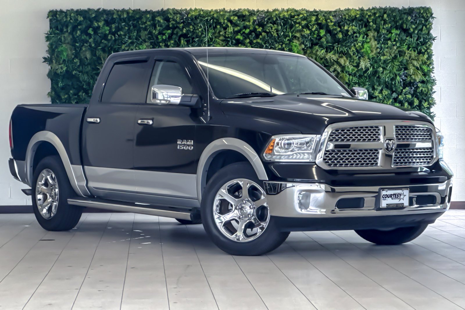 2018 RAM 1500 Laramie Crew Cab 5'7's photo