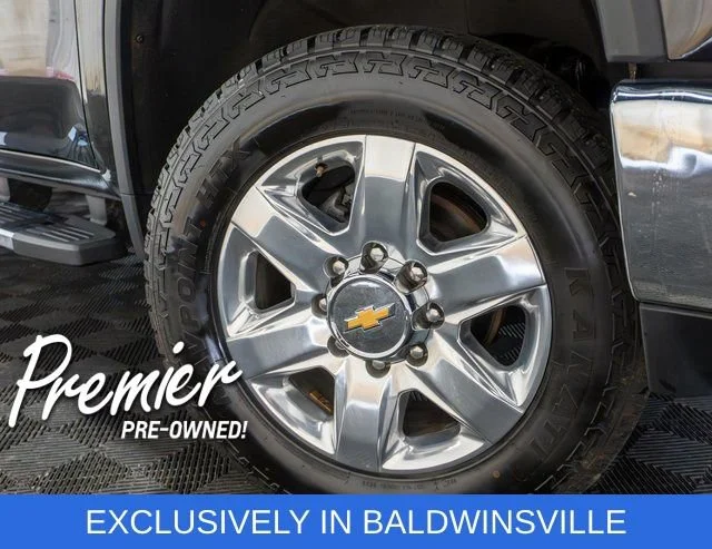 Used 2021 MOSAIC BLACK METALLIC Chevrolet LTZ image 8